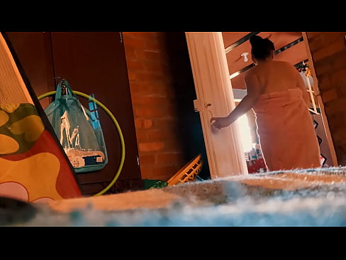 ❤️ አጎቴ ሻወር ውስጥ ይከተለኛል፣ ሻወር ስወስድ ይበድኛል። ❌  በእኛ ☑